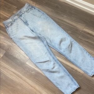 American Eagle light was mom jean size 0